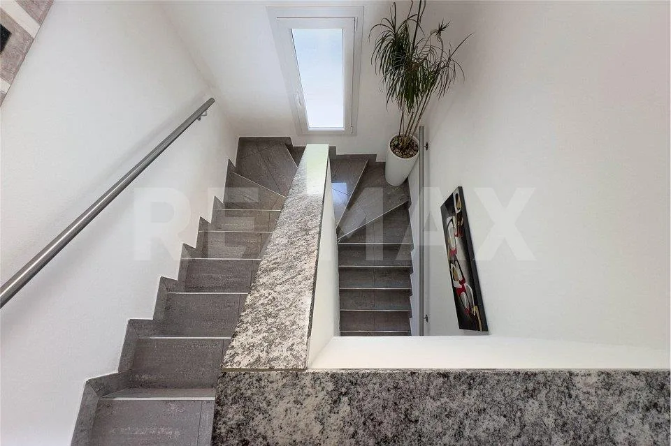 Casa unifamiliare di 6 locali in posizione comoda – Foto 12 von 13