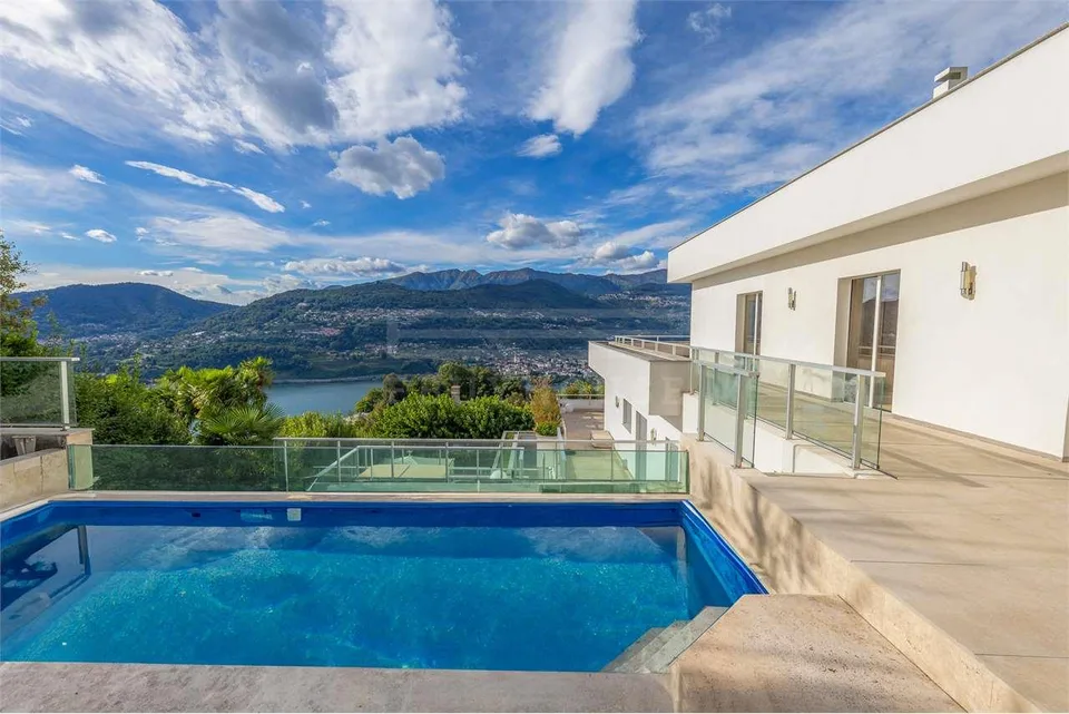 Attico di lusso a Montagnola con piscina e SPA