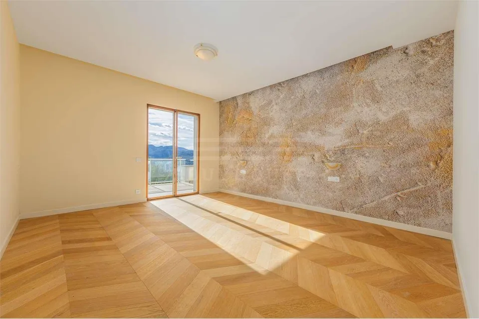 Luxus-Penthouse in Montagnola mit Pool und SPA – Foto 11 von 13