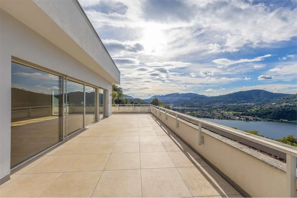Attico di lusso a Montagnola con piscina e SPA