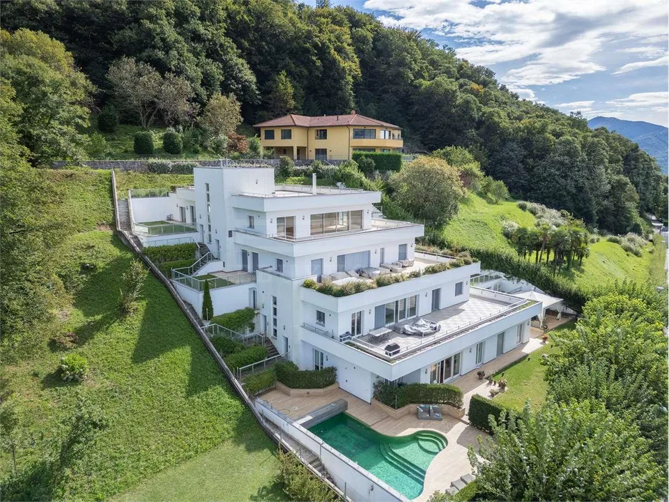 Attico di lusso a Montagnola con piscina e SPA