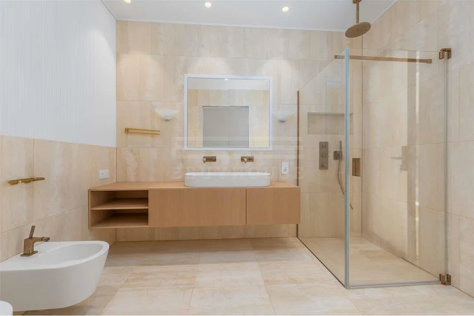 Luxus-Penthouse in Montagnola mit Pool und SPA – Foto 9 von 13