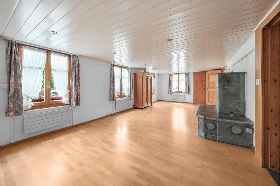 Grande maison d'habitation avec annexe – photo 6 sur 13