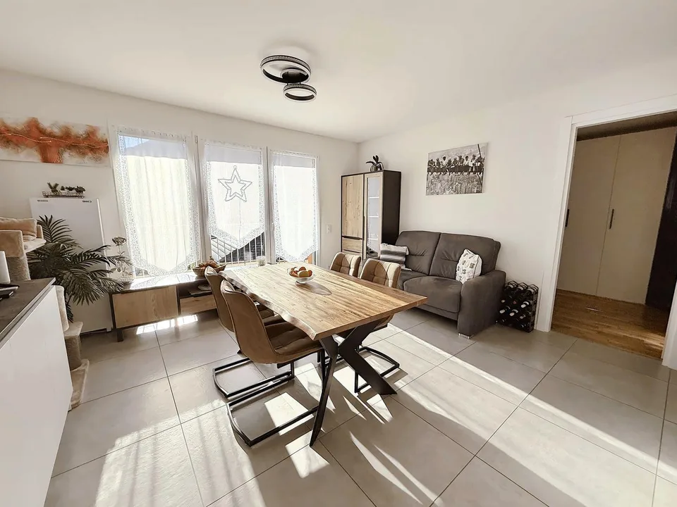Retreat in Biasca: 3.5-room apartment with terrace, suitable as a s...