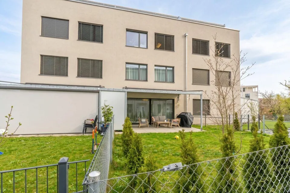 Casa a schiera moderna di 7,5 locali direttamente sulla riserva naturale di Töss – foto 9 di 21