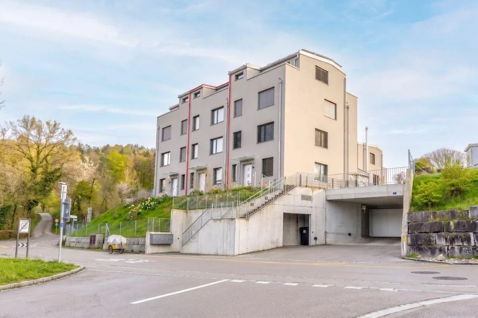 Maison mitoyenne moderne de 7,5 pièces directement sur la réserve naturelle de Töss