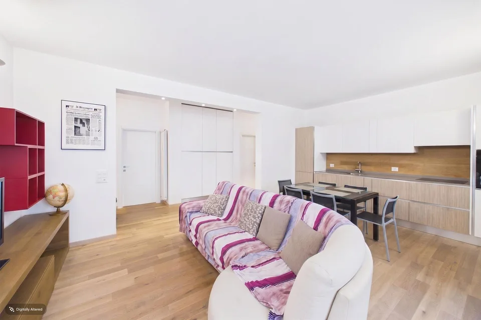 4 comfortable and functional rooms, just two steps from the station and the center of Lugano