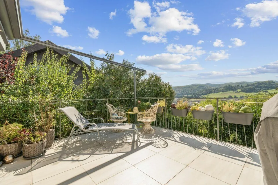 Exklusives Einfamilienhaus in idyllischer Waldrandlage mit idealer ...