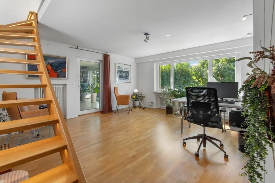 Exklusives Einfamilienhaus in idyllischer Waldrandlage mit idealer ...