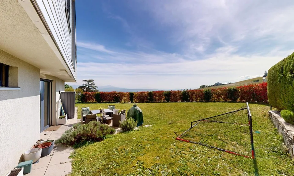 Casa contemporanea con volumi eccezionali e vista sul lago e sulle Alpi – foto 10 di 18