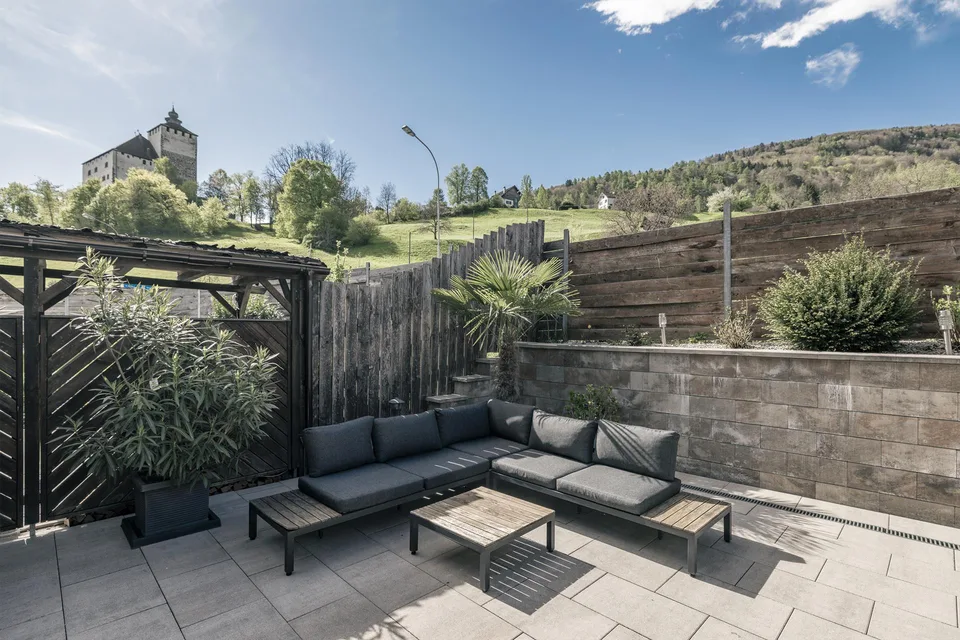 Schönes 6.5-Zimmer Reihenhaus mit Schlossblick im Werdenberg!