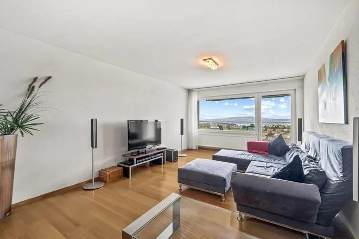 2.5 ZIMMER WOHNUNG MIT SEESICHT UND STEUERPRIVILEGIEN