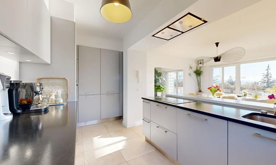 Appartement lumineux 4 chambres avec balcons et vue dégagée