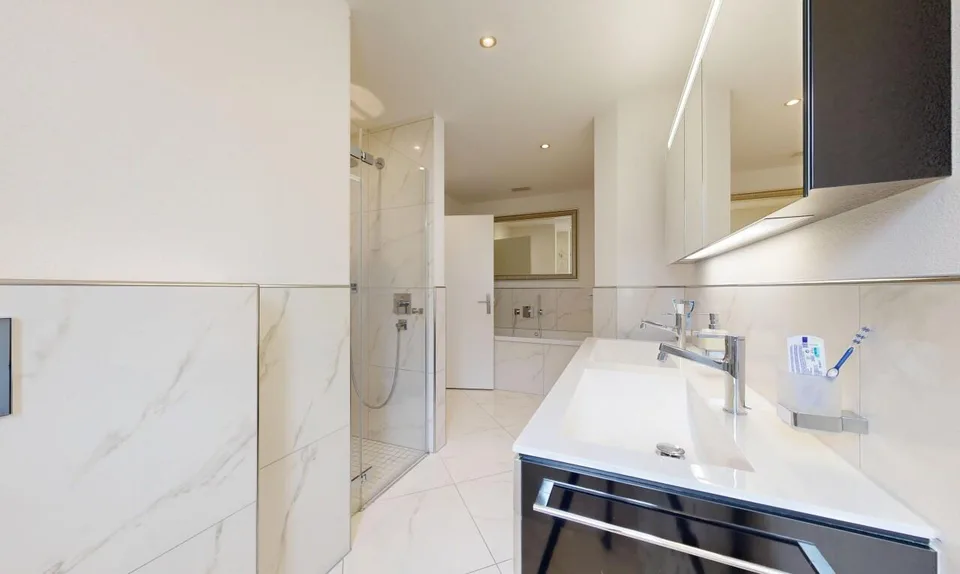 Casa a schiera moderna 5.5 locali con giardino ad Aristau – foto 11 di 21