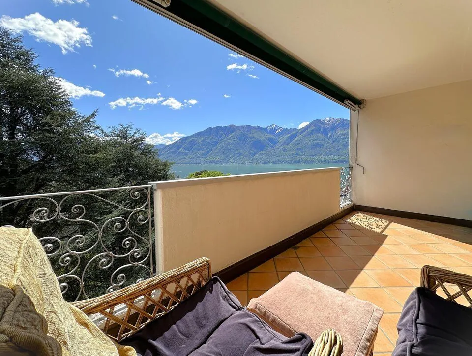 Penthouse mit Seeblick im Herzen von Muralto