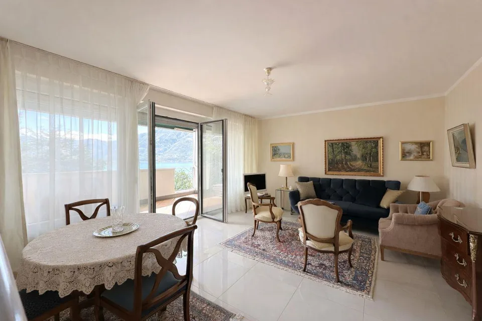 Penthouse mit Seeblick im Herzen von Muralto