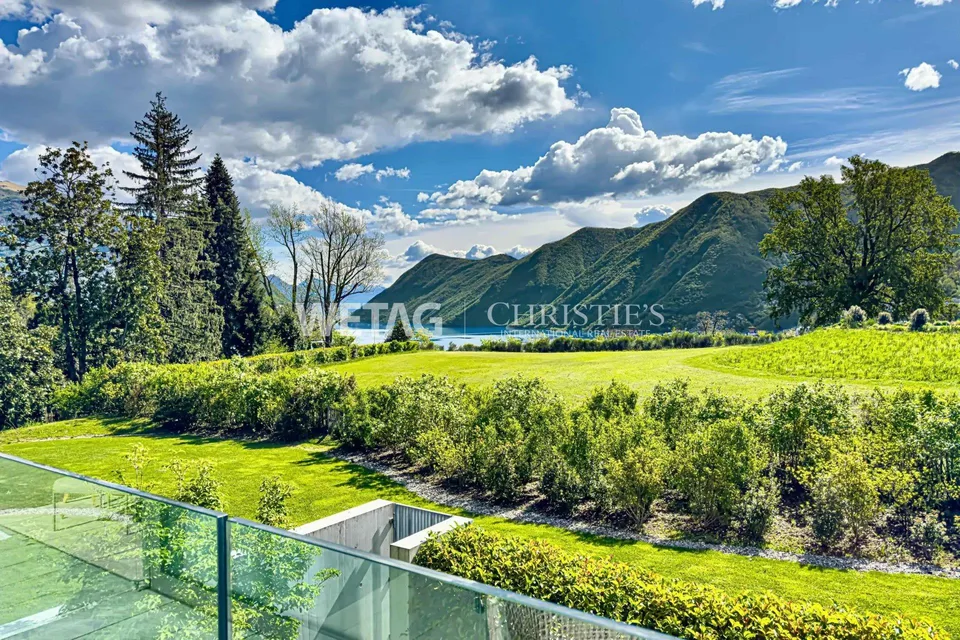 Collina d'Oro-Gentilino: elegante Terrassenvilla mit privatem Garte...