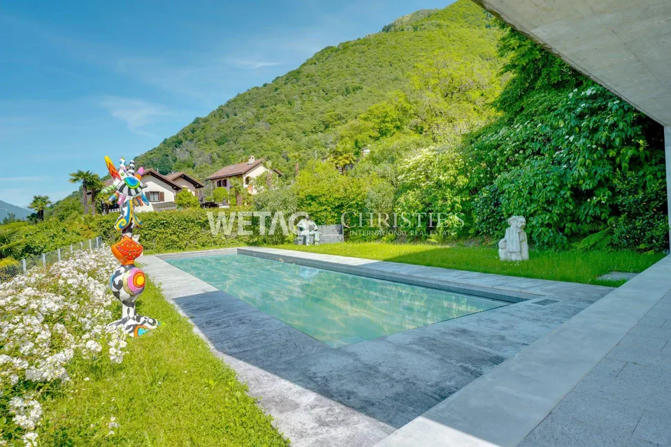 Exklusive Villa mit Panoramablick, grosszügigen Terrassen & Aussenp...