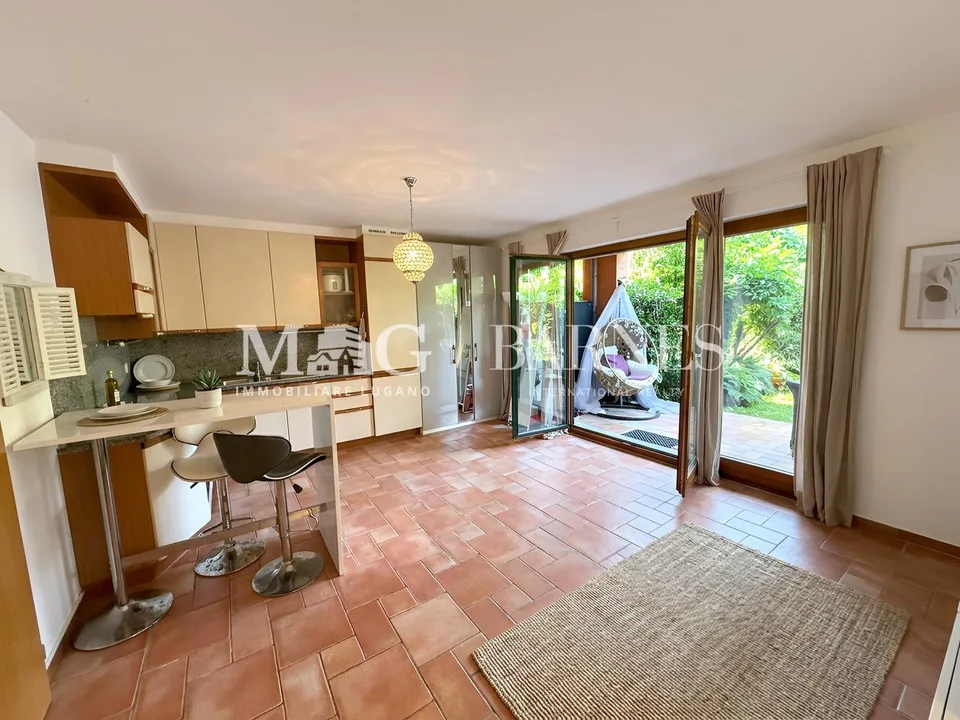 Lugano, Collina d'Oro: 2.5 locali con giardino e patio di 70 mq