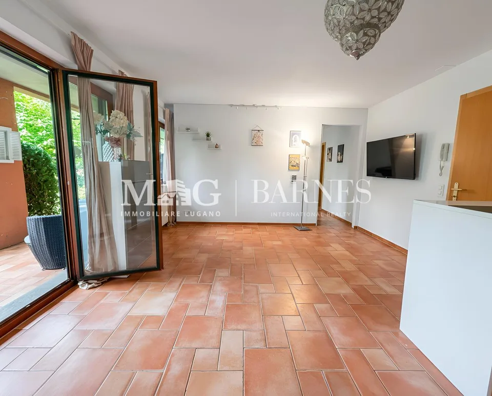 Lugano, Collina d'Oro: 2.5 locali con giardino e patio di 70 mq – Foto 7 von 7