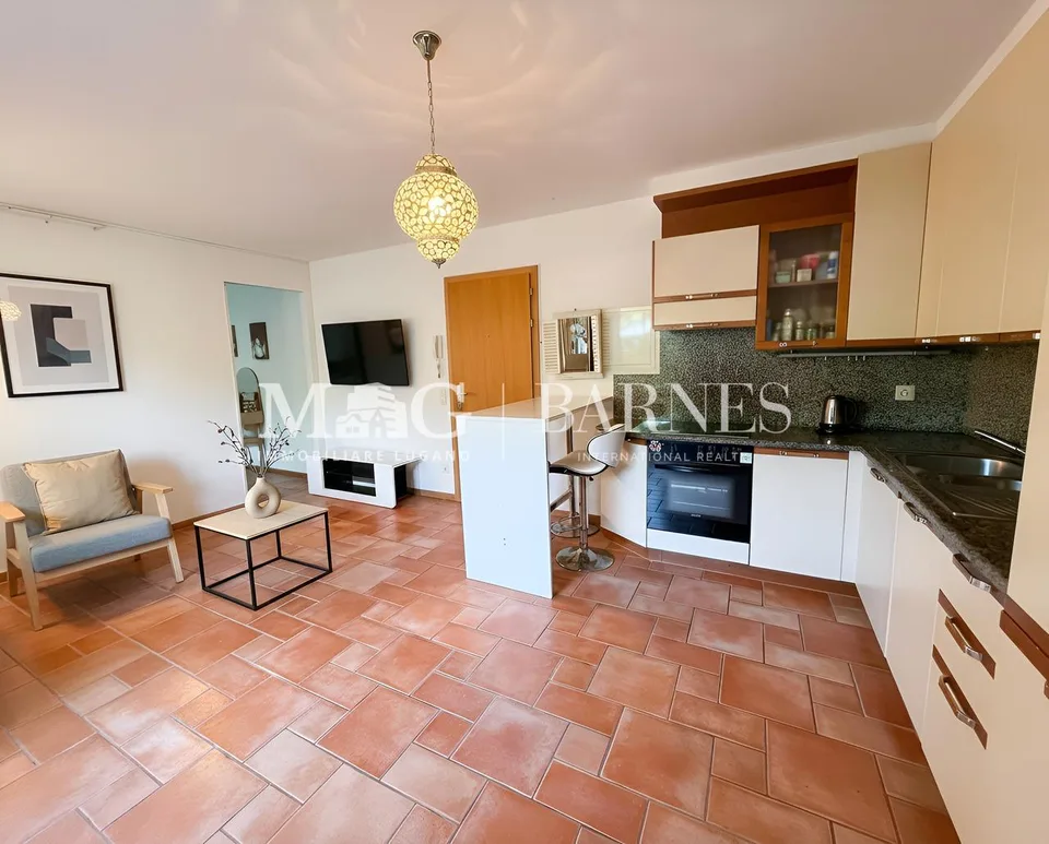 Lugano, Collina d'Oro: 2.5 locali con giardino e patio di 70 mq