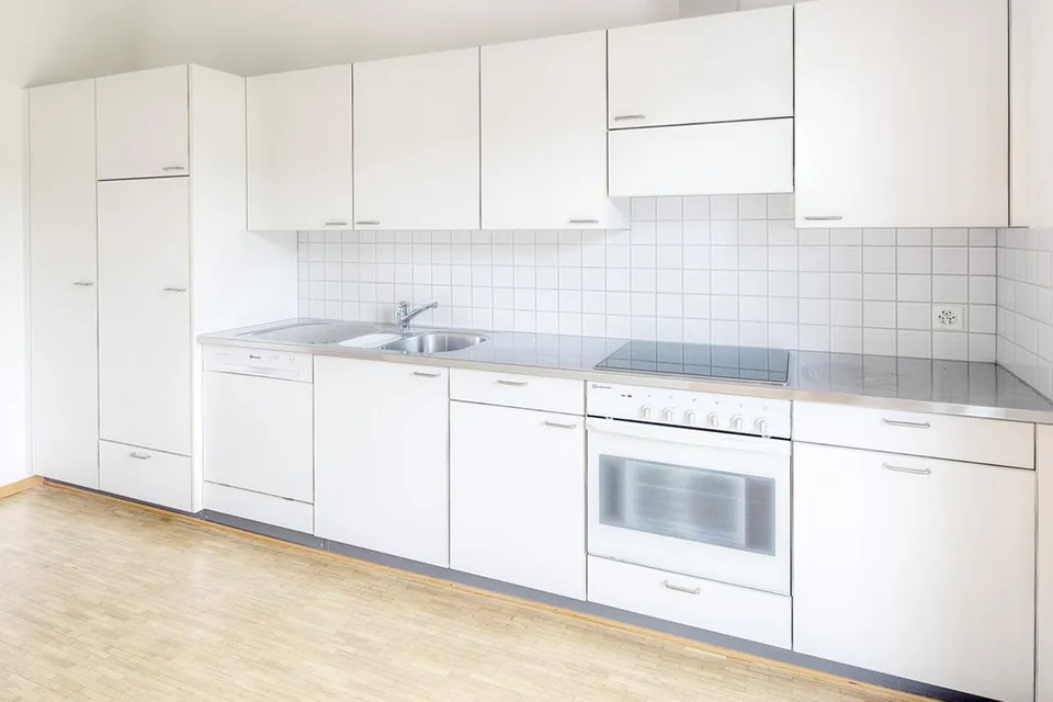 Cozy apartment with garden seating in a quiet neighborhood. 1 rent free