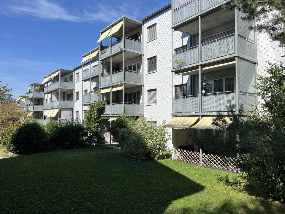 Helle 4.5-Zimmerwohnung / App. 4.5 pièce lumineux