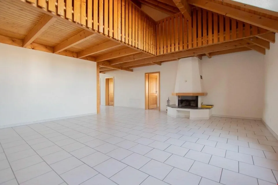 Sehr grosszügige 6.5 Zi Maisonette