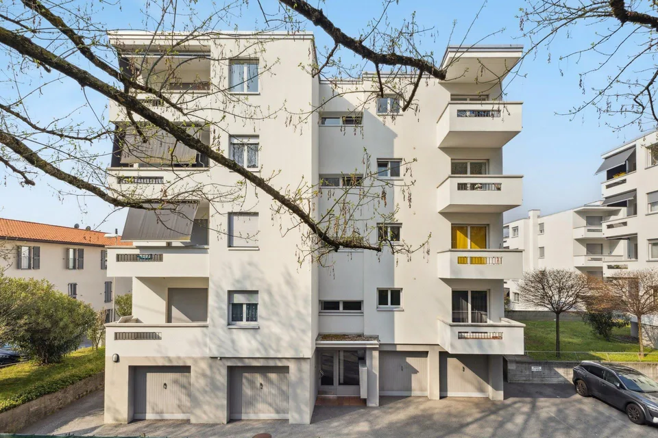 ampio 4.5 locali in zona tranquilla e strategica