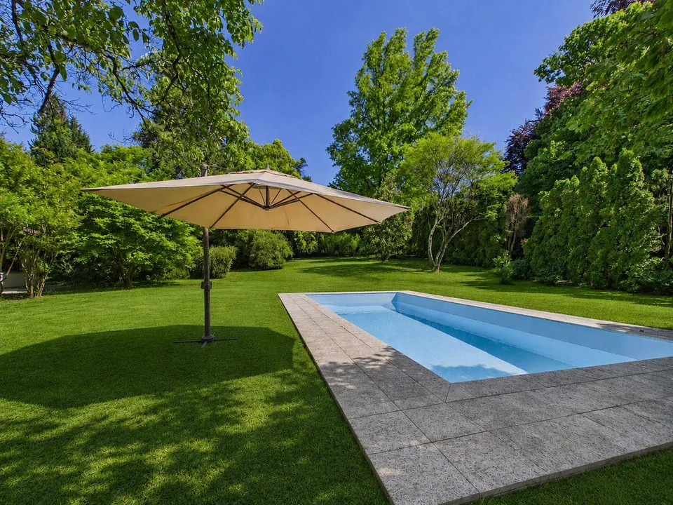 Elegante Villa mit Pool und privatem Garten in Gentilino – Foto 11 von 13
