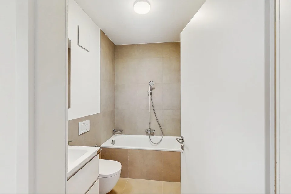 Esclusivo appartamento di 3.5 locali con vista lago nel cuore di Locarno – foto 11 di 23