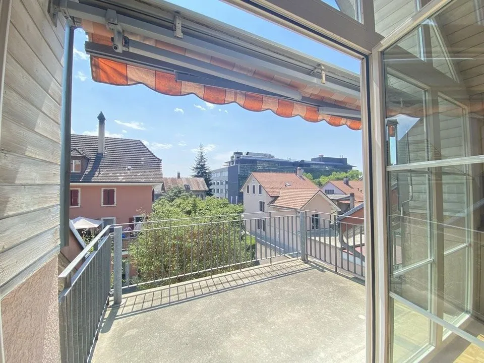 Die Sonne auf dem Balkon geniessen - profiter du soleil au balcon
