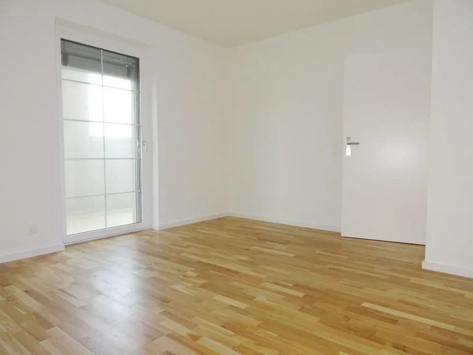 modernes Wohnen mit Gartensitzplatz