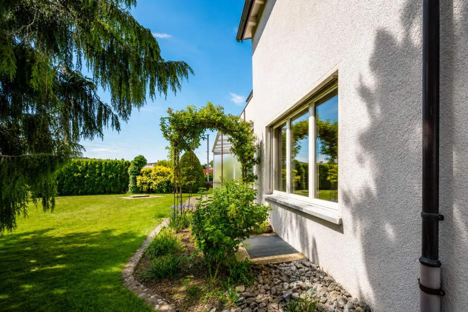 Casa unifamiliare di 7 locali con giardino, terrazza e potenziale per un'annessa a Uzwil