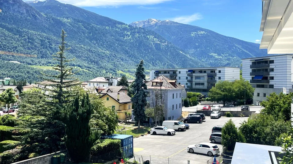 A VENDRE SPACIEUX APPARTEMENT 4.5 PCES A SIERRE