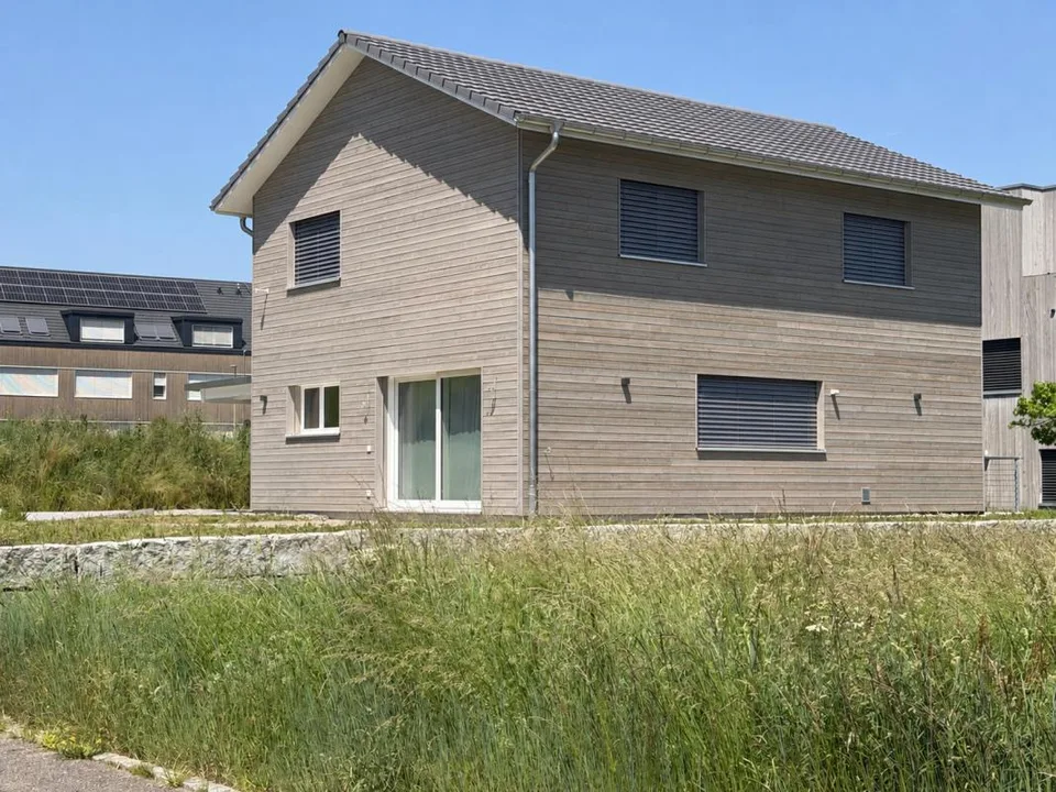 Modernes Einfamilienhaus mit hochwertigem Ausbau und intelligentem ...