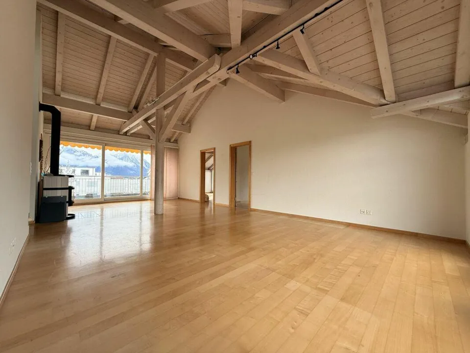 grosszügige 3.5 Zimmer-Dachwohnung im Zentrum von Buchs-Räfis