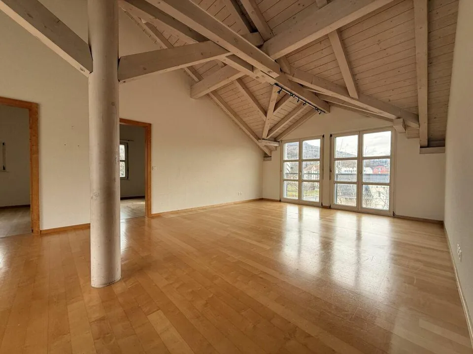 grosszügige 3.5 Zimmer-Dachwohnung im Zentrum von Buchs-Räfis