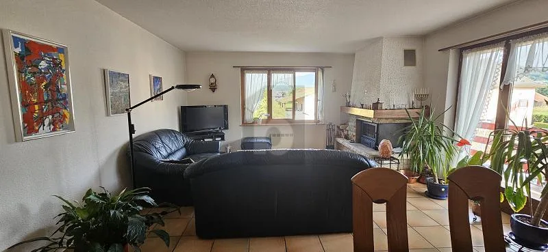 DANS UN QUARTIER RÉSIDENTIEL AU CALME