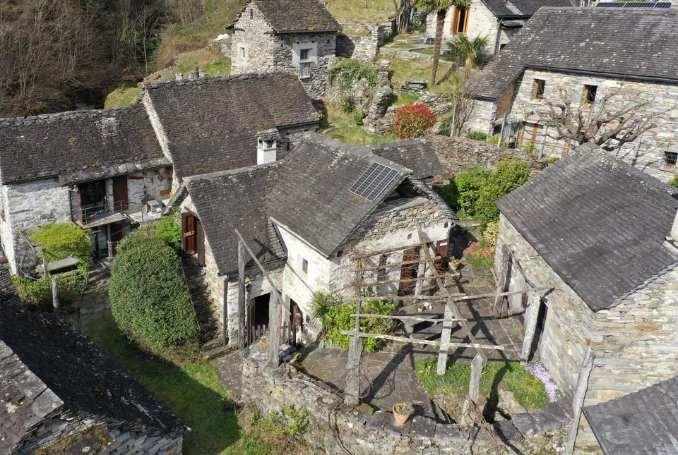 Sehr schönes Rustico mit Sicht auf die Berge im Maggiatal