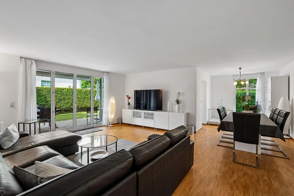 Gartenwohnung mit Einfamilienhausgefühl - 260 m² Privatgarten