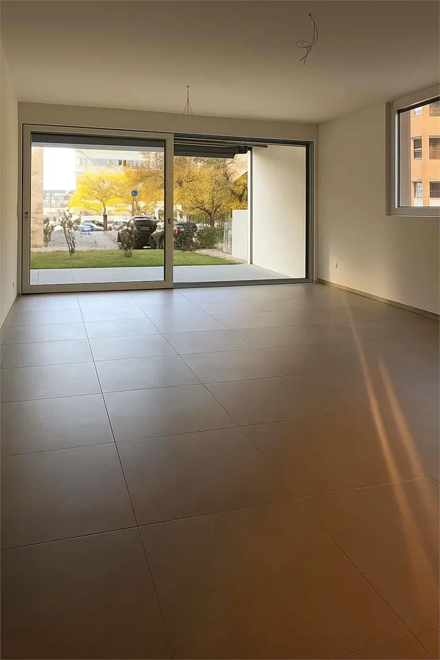 Moderno 2.5 con giardino