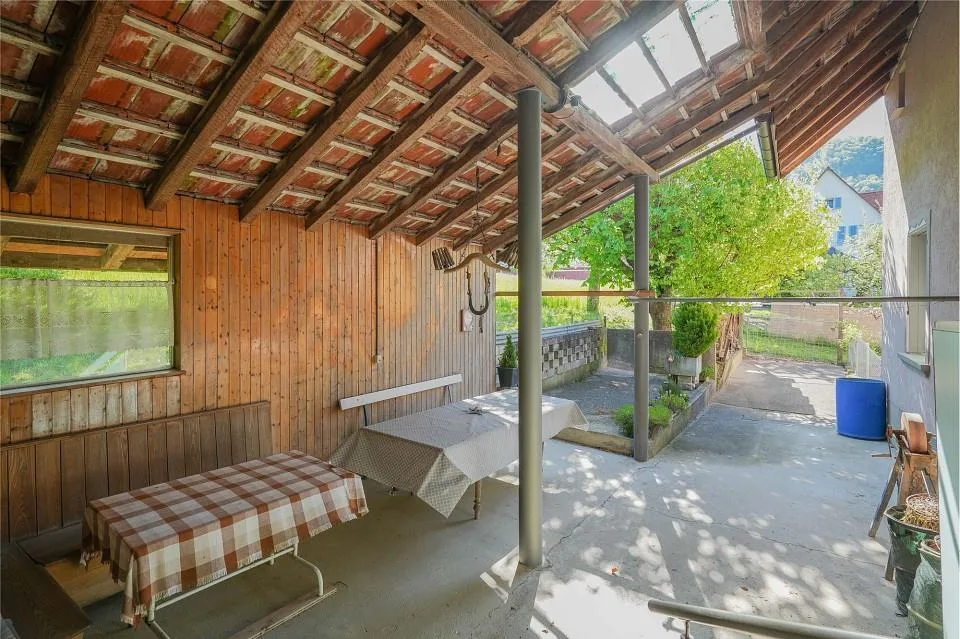 Former farmhouse with a lot of land and potential – photo 8 of 13