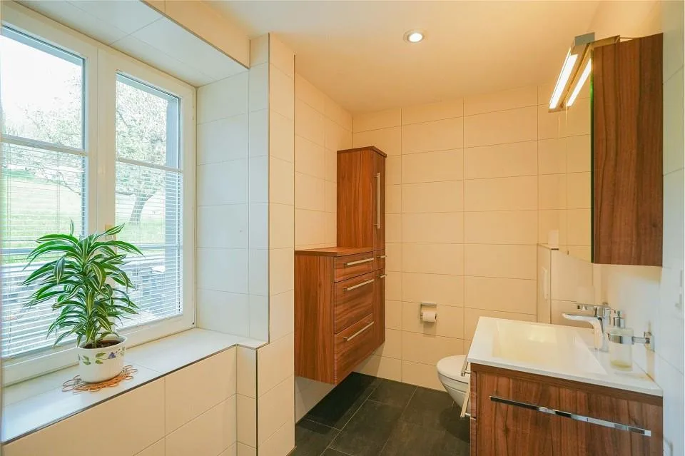 Former farmhouse with a lot of land and potential – photo 7 of 13