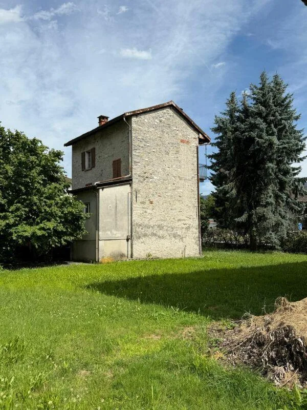 Rustico nel nucleo con ottime prospettive di valorizzazione, Cugnasco