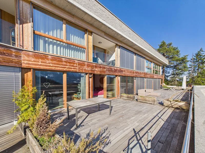 MODERN MIT GROSSER TERRASSE UND WEITBLICK