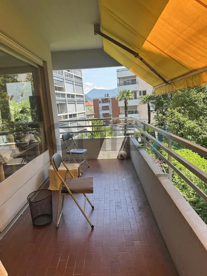 LUGANO - BESSO  Appartamento 3.5 locali  da ristrutturare