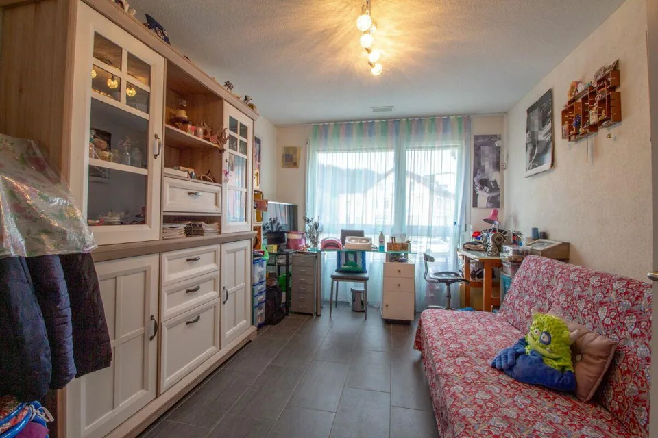 Familienfreundliche 4.5 Zimmer Wohnung mit Balkon und ca. 121m2 Woh... – Foto 10 von 12