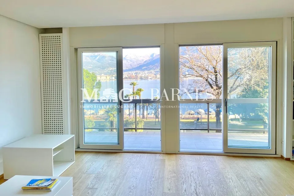Lugano, Paradiso: Appartamento 3.5 locali fronte lago con terrazzo