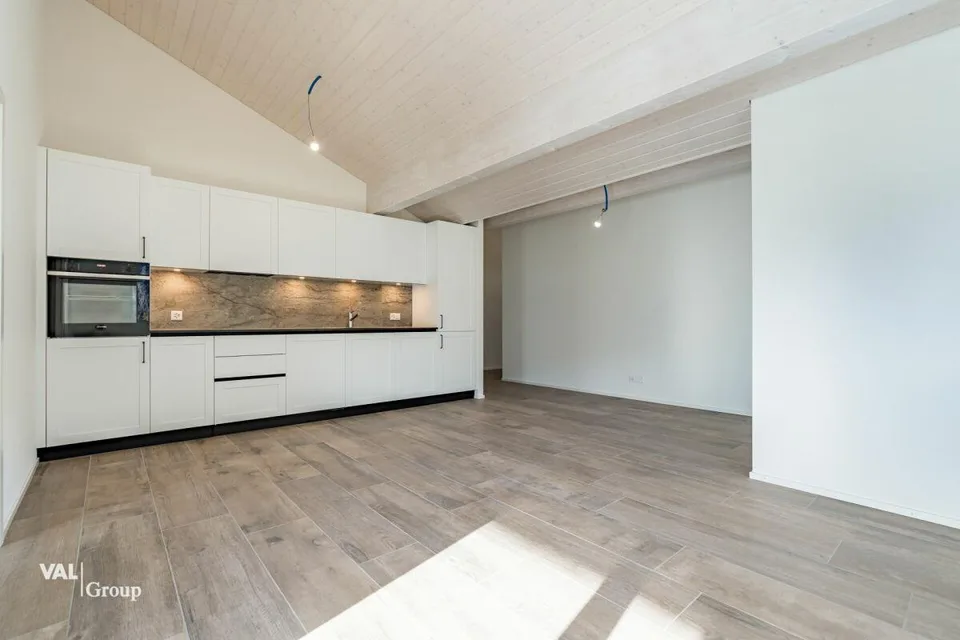 Eine neue Penthousewohnung, um das tägliche Leben voll zu genießen